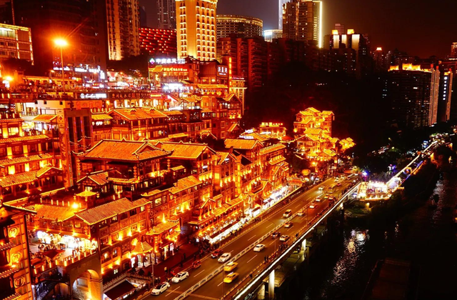 去了六次重庆，谈谈我对这个城市的印象，不只有火锅还有美酒佳人