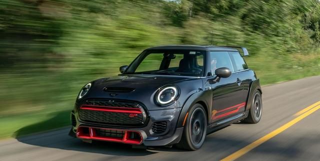 评测MINI Cooper JCW：精致小车的运动感