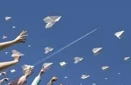 怎样折纸飞机飞得最远(怎样折纸飞机飞得更远)图3