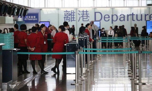 香港机场安检出现严重漏洞 旅客携带6把刀登上国际航班