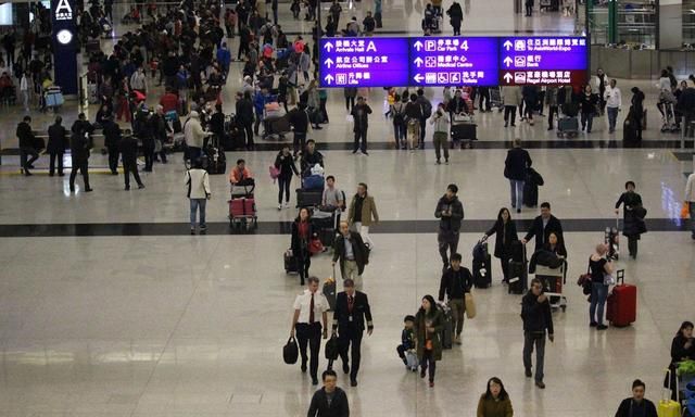 香港机场安检出现严重漏洞 旅客携带6把刀登上国际航班
