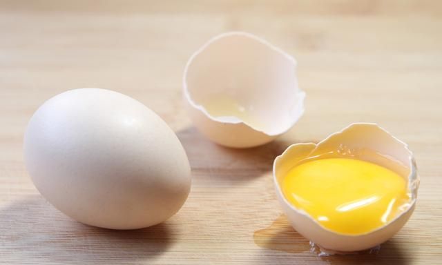 科学家解谜：小鸡如何破壳而出，蛋壳比金属还要坚硬