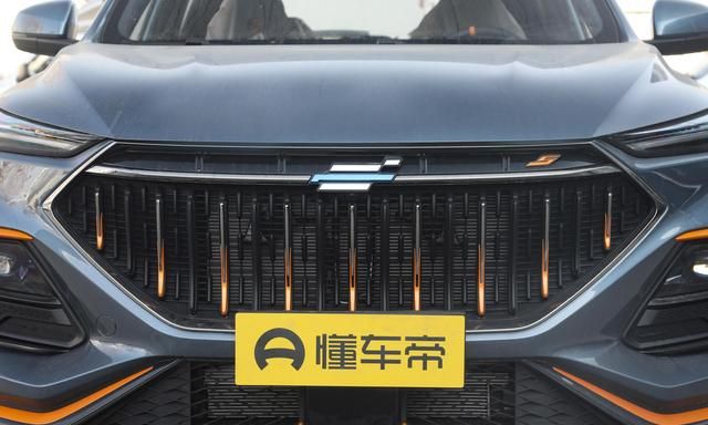 跻身销量排行榜前十五位，属于年轻人的SUV，体验2022款欧尚X5