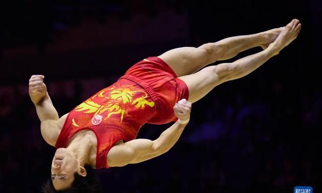 体操——世锦赛：张博恒获男子个人全能亚军