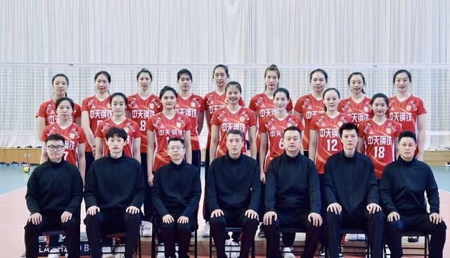 中国女排奥运冠军背后故事！曾拿菜刀和妈妈“火拼”，网友诧异！