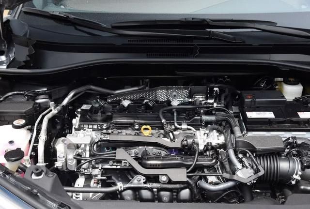 丰田最帅SUV，标配黑科技动力+10气囊，叫价15万竟比大众还自信！