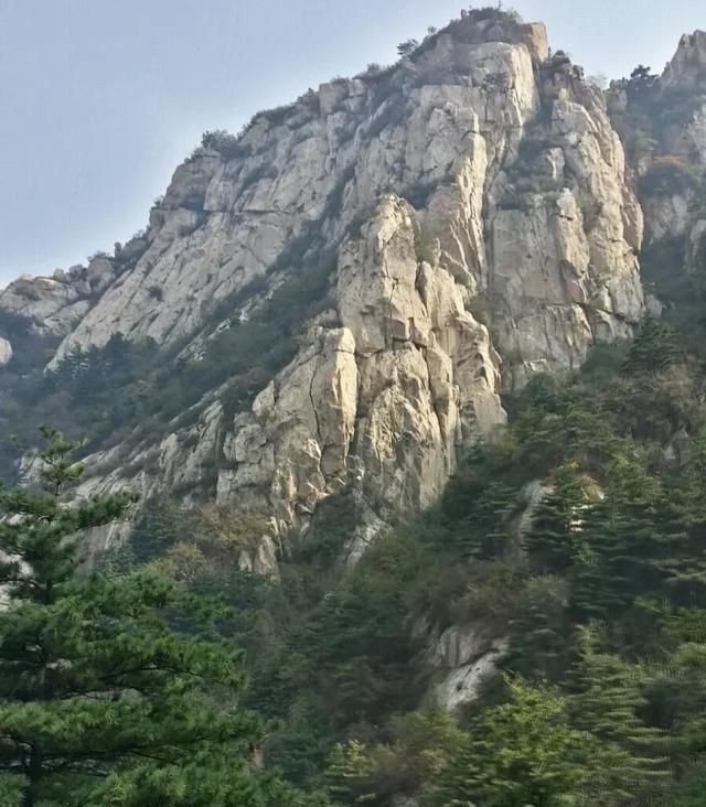 三山五岳中的“三山”指哪三座山？