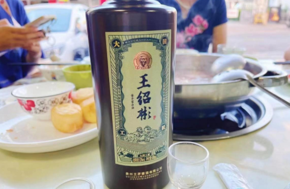 盘点适合送礼的5款白酒：口感好品质佳，都是大品牌，送礼倍有面