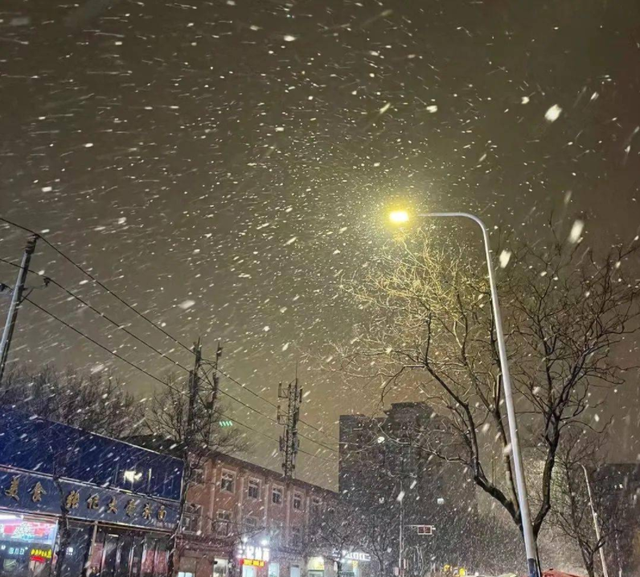 罕见！辽宁一地出现“雷打雪”，当地人感到担忧，这是不祥之兆吗