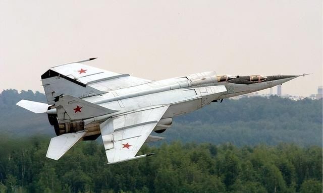 中美俄战机速度对比：美国3.3马赫，俄3.1马赫，那中国是多少呢