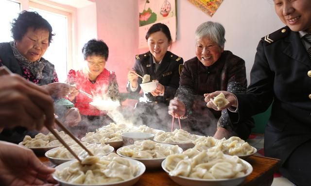正月初一吃饺子从哪个朝代开始的？