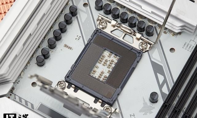 13代酷睿 i5-13600K 首发评测：单核超 i9-12900K，多核涨超 40%