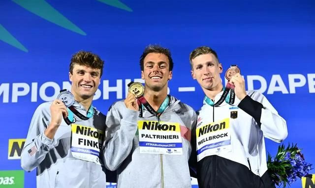 游泳世锦赛最新金牌榜：中国再夺一铜，意大利日轰三金，美国17金