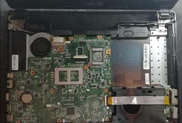 华硕X43S笔记本开机无显示维修