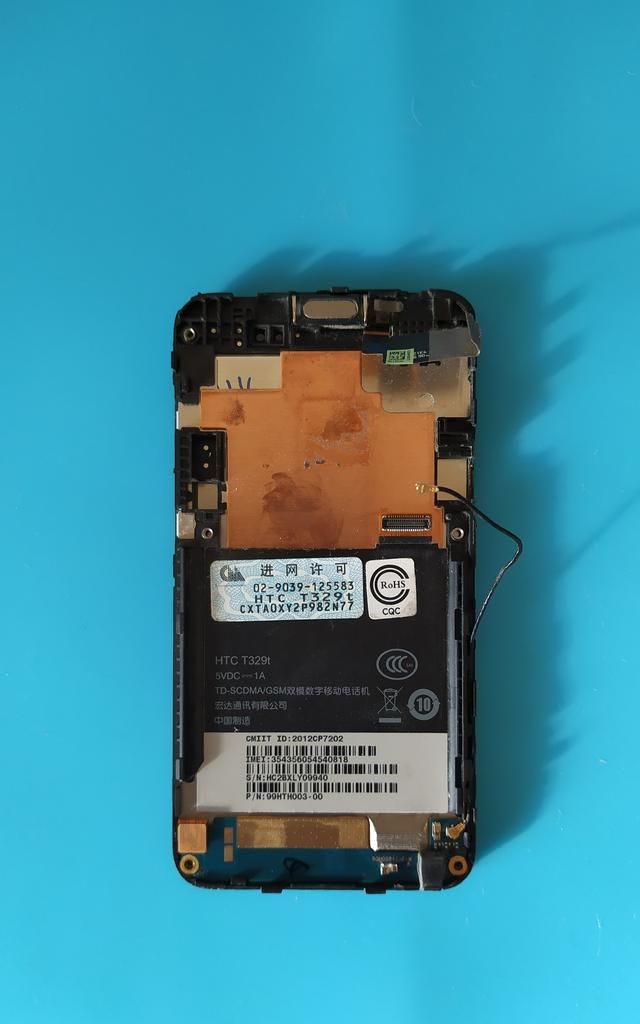 拆解一台HTC t329T手机图片介绍
