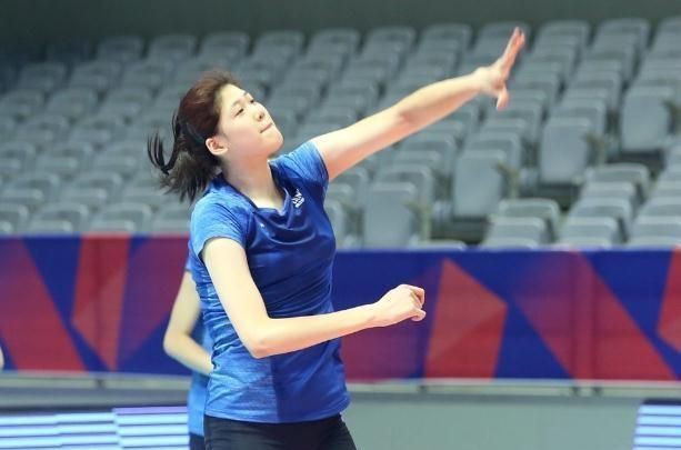 李盈莹作为中国女排国家队队员首次参加国际比赛，你怎么看李盈莹这次首秀图1