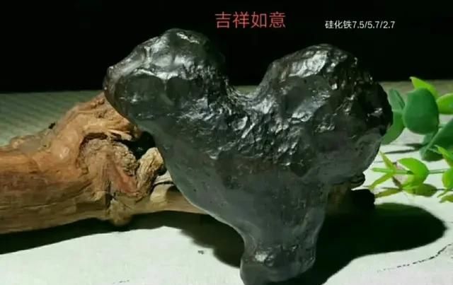 怎么样的陨石才是好陨石(中国陨石博物馆陨石图片)图10