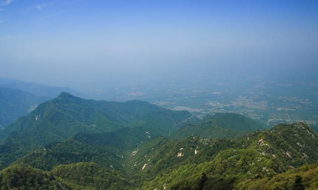 陕西的五台山，同样是佛教圣地，因五座山峰而得名