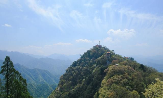 陕西的五台山，同样是佛教圣地，因五座山峰而得名