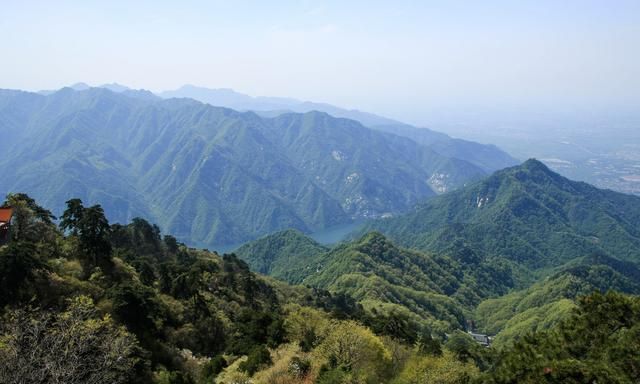 陕西的五台山，同样是佛教圣地，因五座山峰而得名