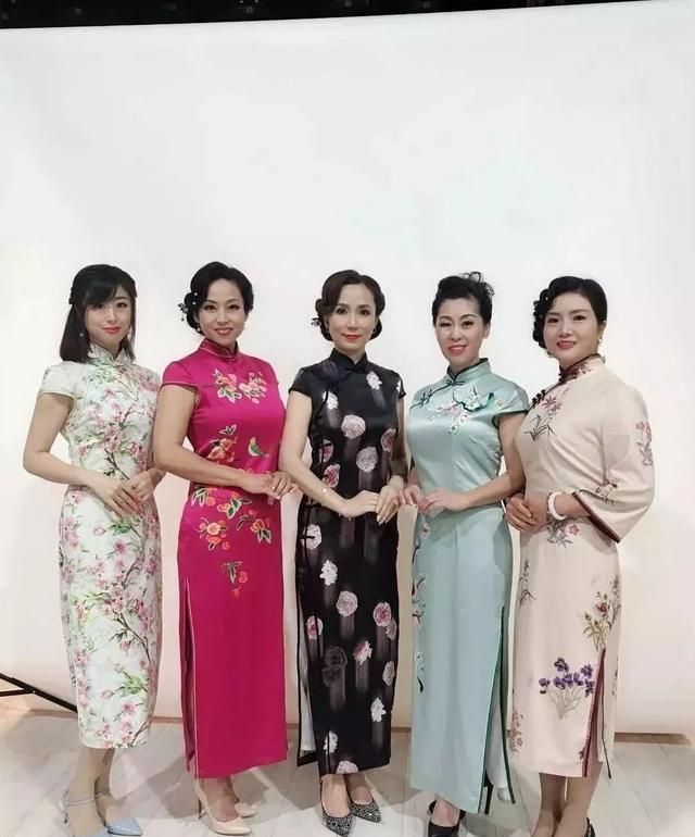 翠霞让你看看穿旗袍的女人到底有多美