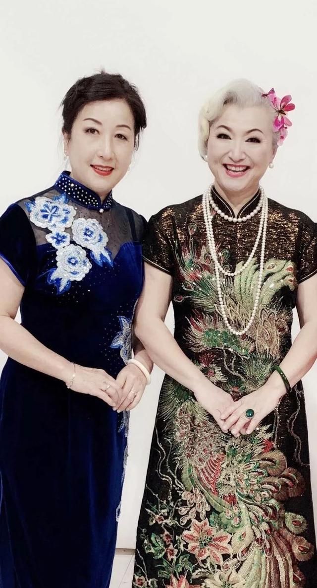 翠霞让你看看穿旗袍的女人到底有多美