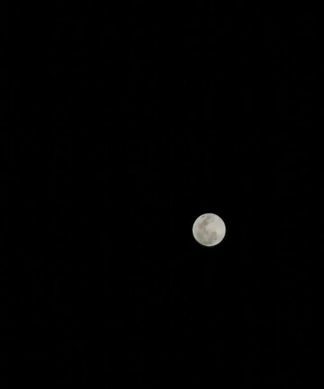 今晚月色真美，手机这样拍月亮照片秒出圈