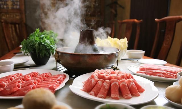 饕餮中国｜令人食指大动的“涮羊肉”，究竟源自何方？