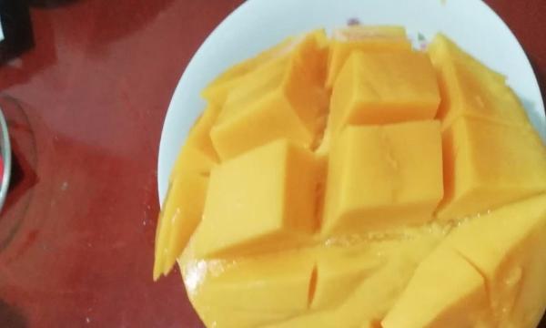 芒果新吃法,芒果的简单吃法